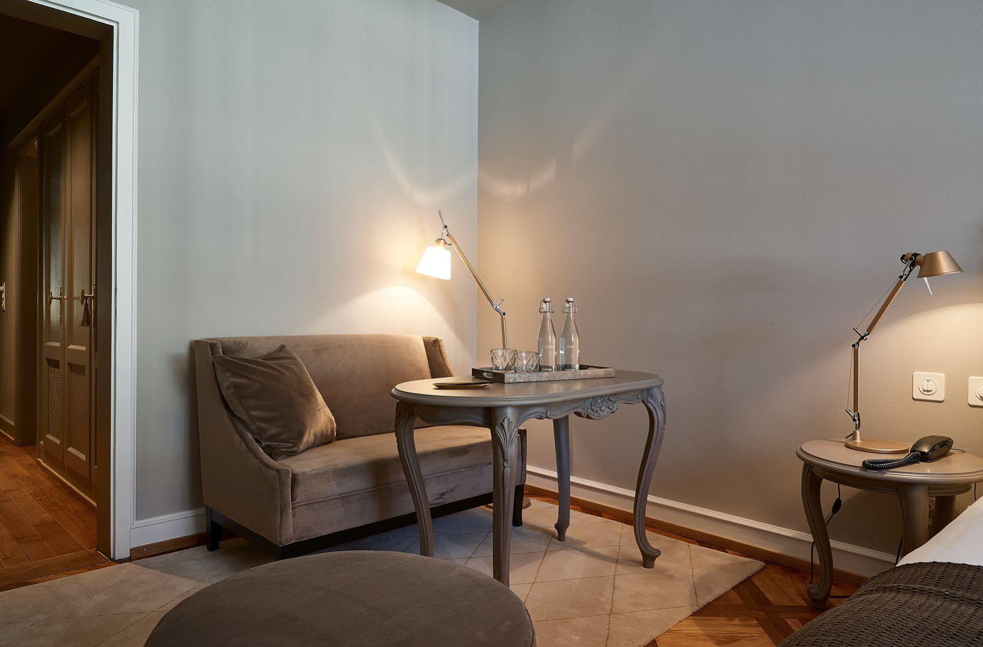 Boutique Hotel La Couronne โซโลทูร์น ภายนอก รูปภาพ